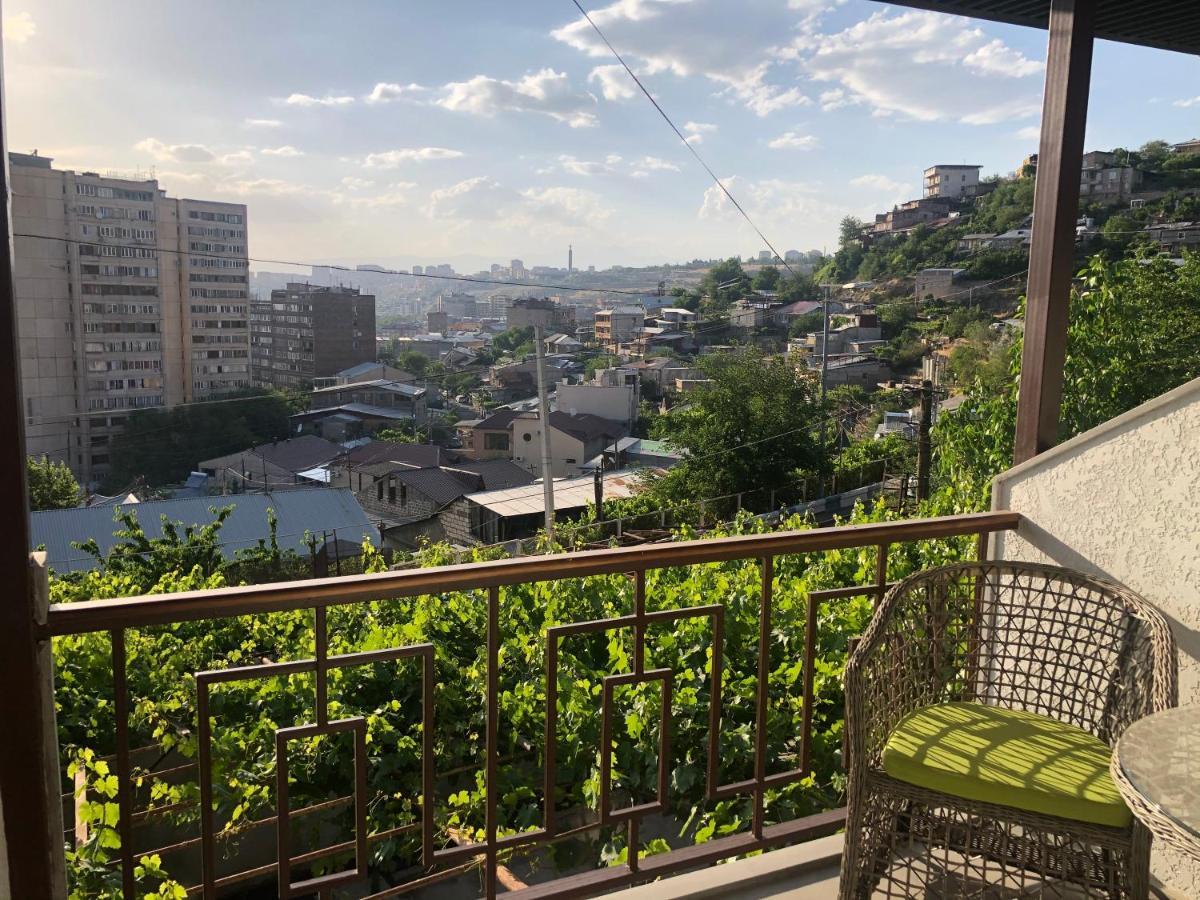 Hillside Guest House Ереван Экстерьер фото