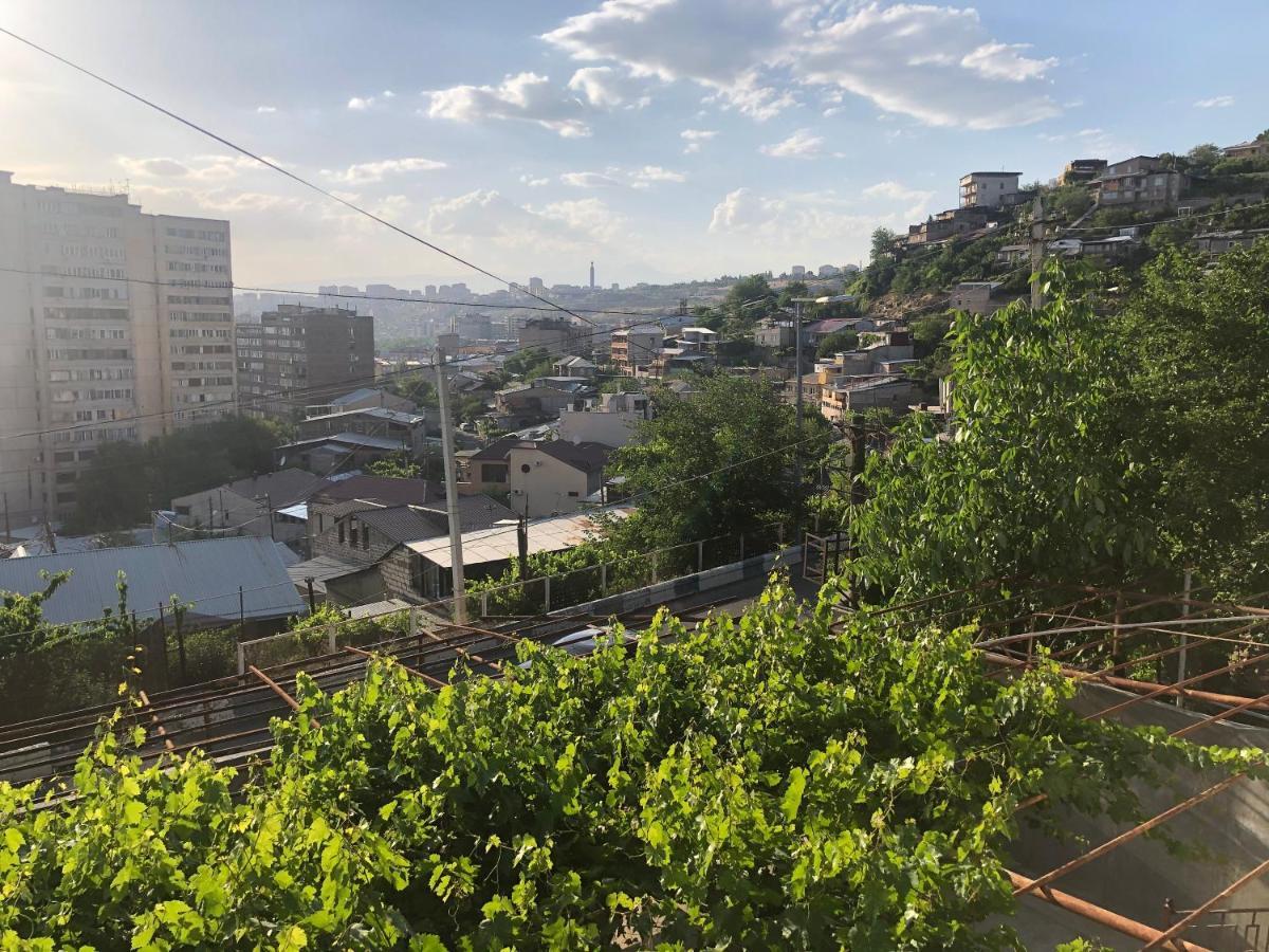 Hillside Guest House Ереван Экстерьер фото