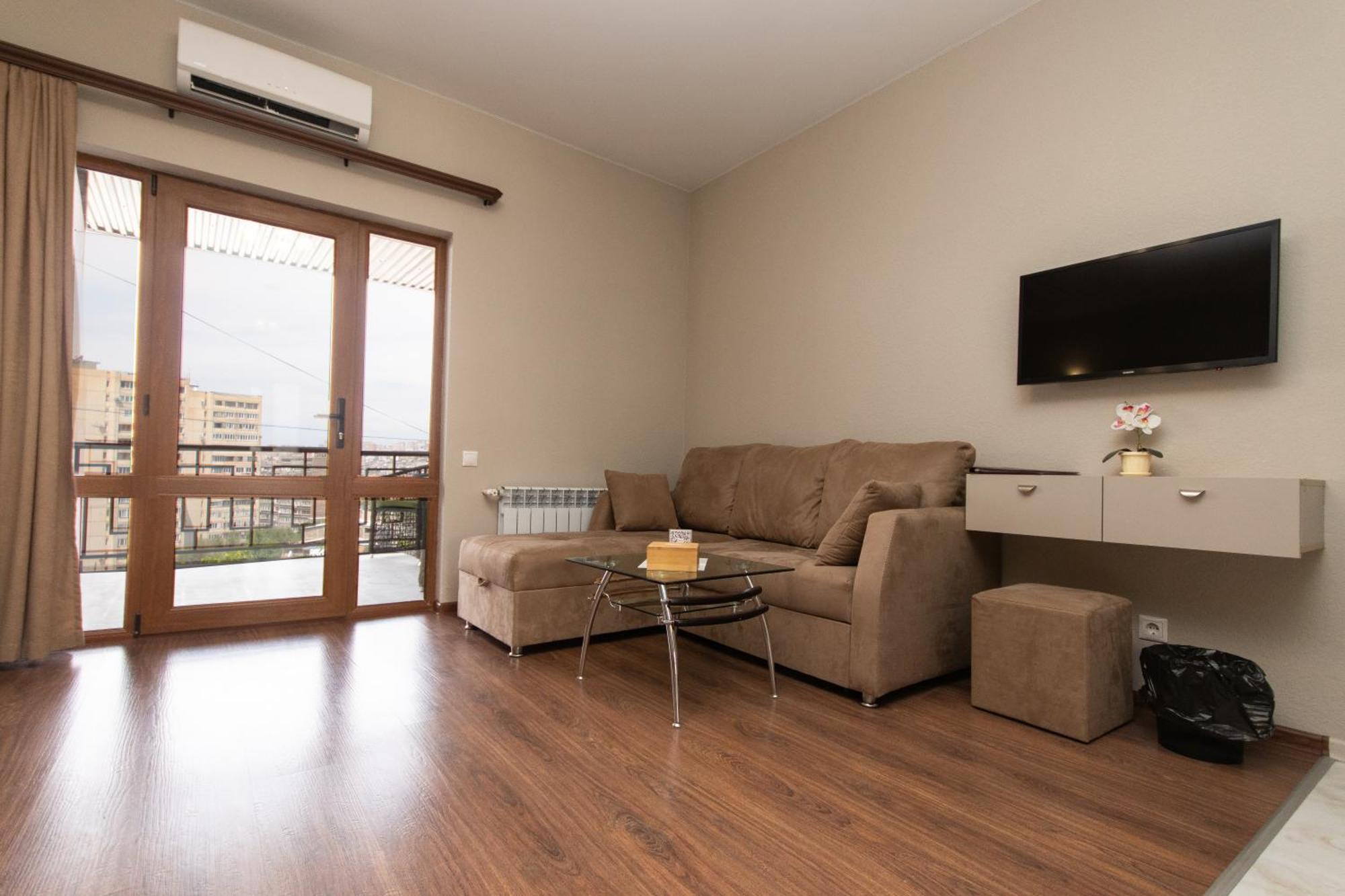 Hillside Guest House Ереван Экстерьер фото