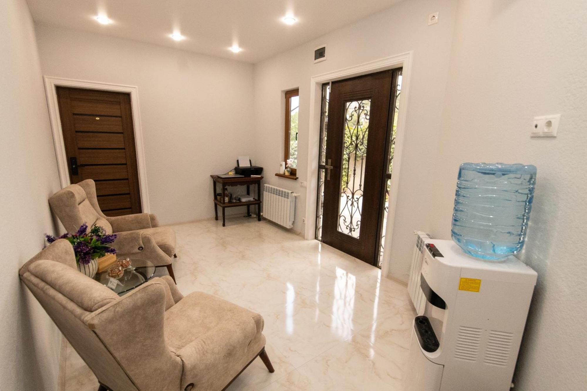 Hillside Guest House Ереван Экстерьер фото