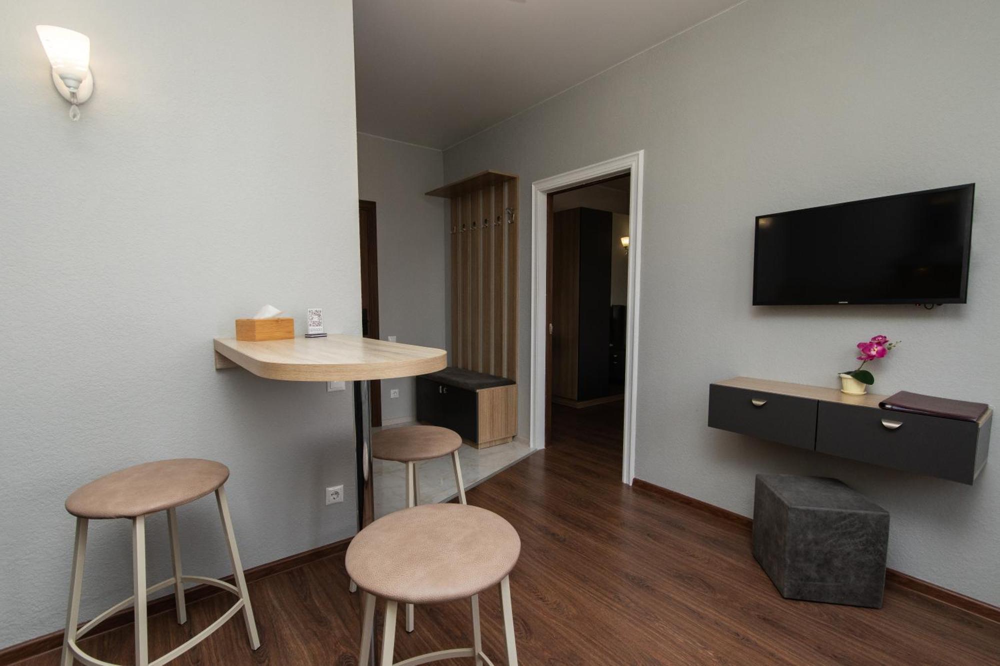 Hillside Guest House Ереван Экстерьер фото